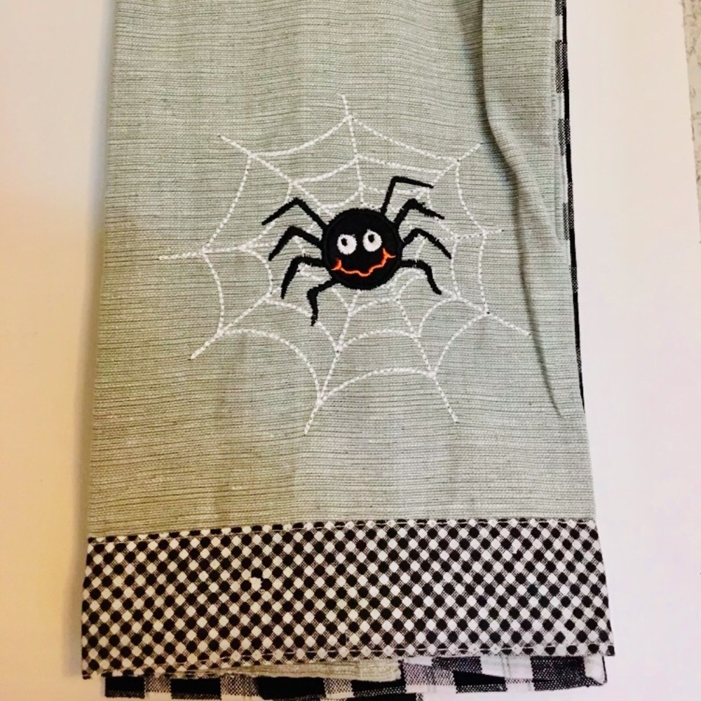 2 Halloween Happy Spider In Web Tea Towels